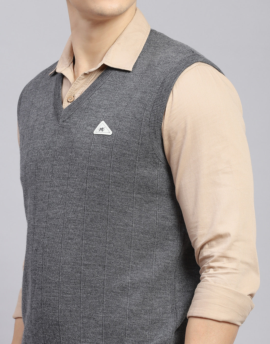 Men Grey Solid V Neck Sleeveless Sweater - Image 7