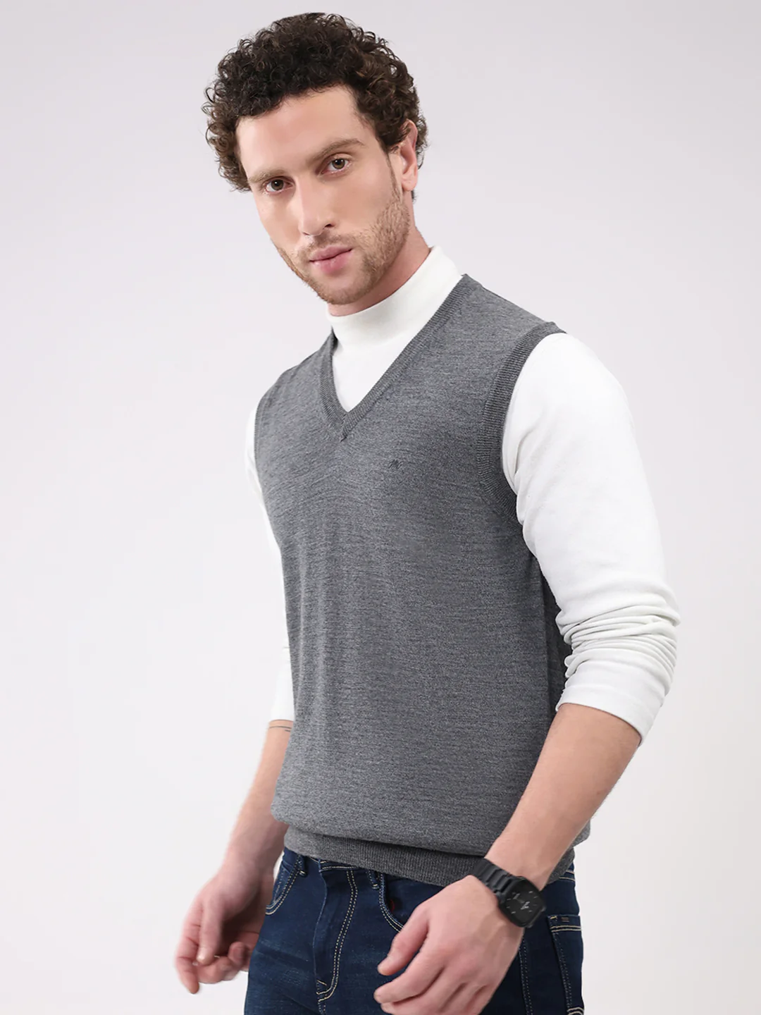 Men Grey Solid V Neck Sleeveless Sweater - Image 3