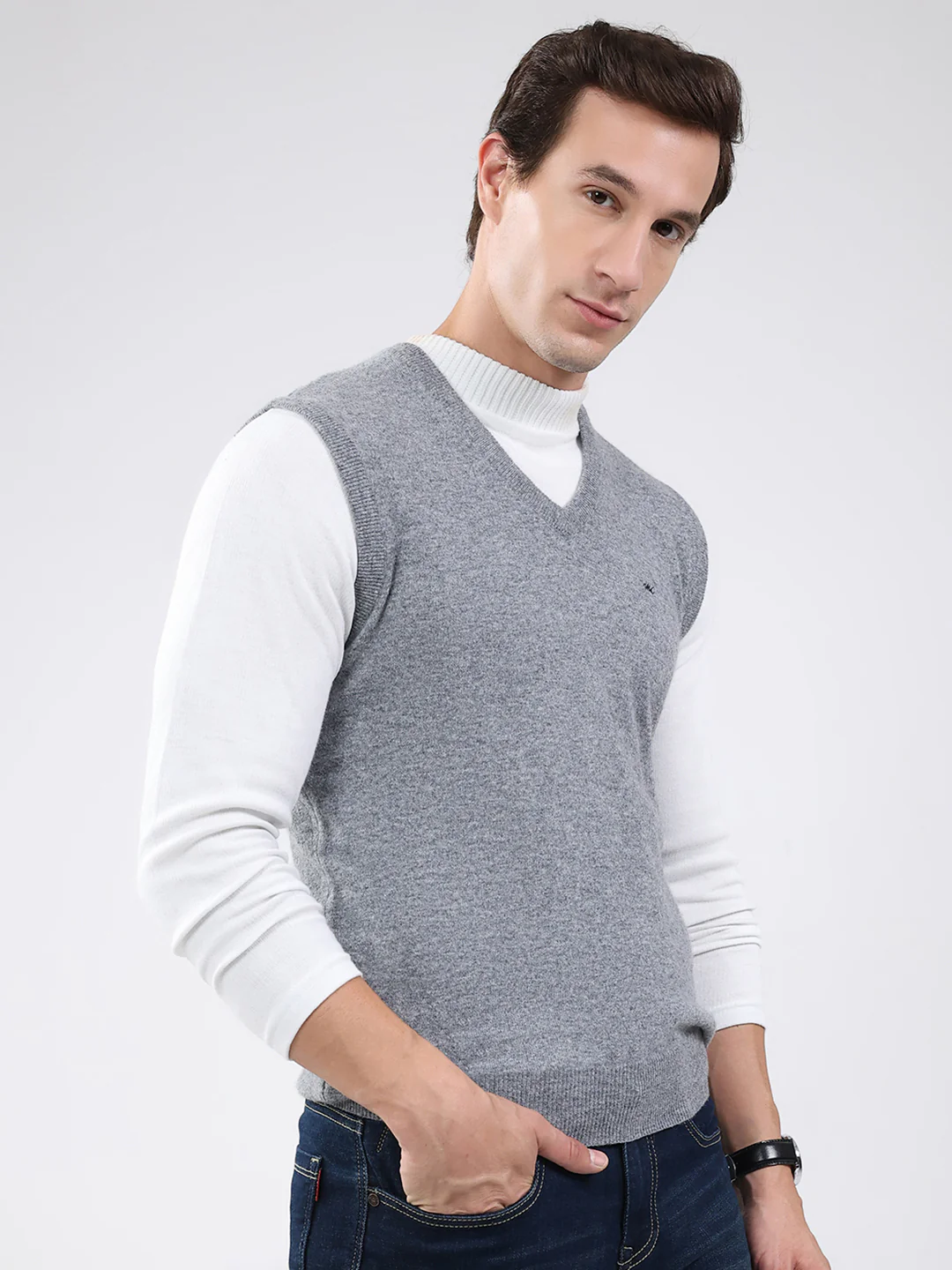 Men Grey Solid V Neck Sleeveless Sweater - Image 4