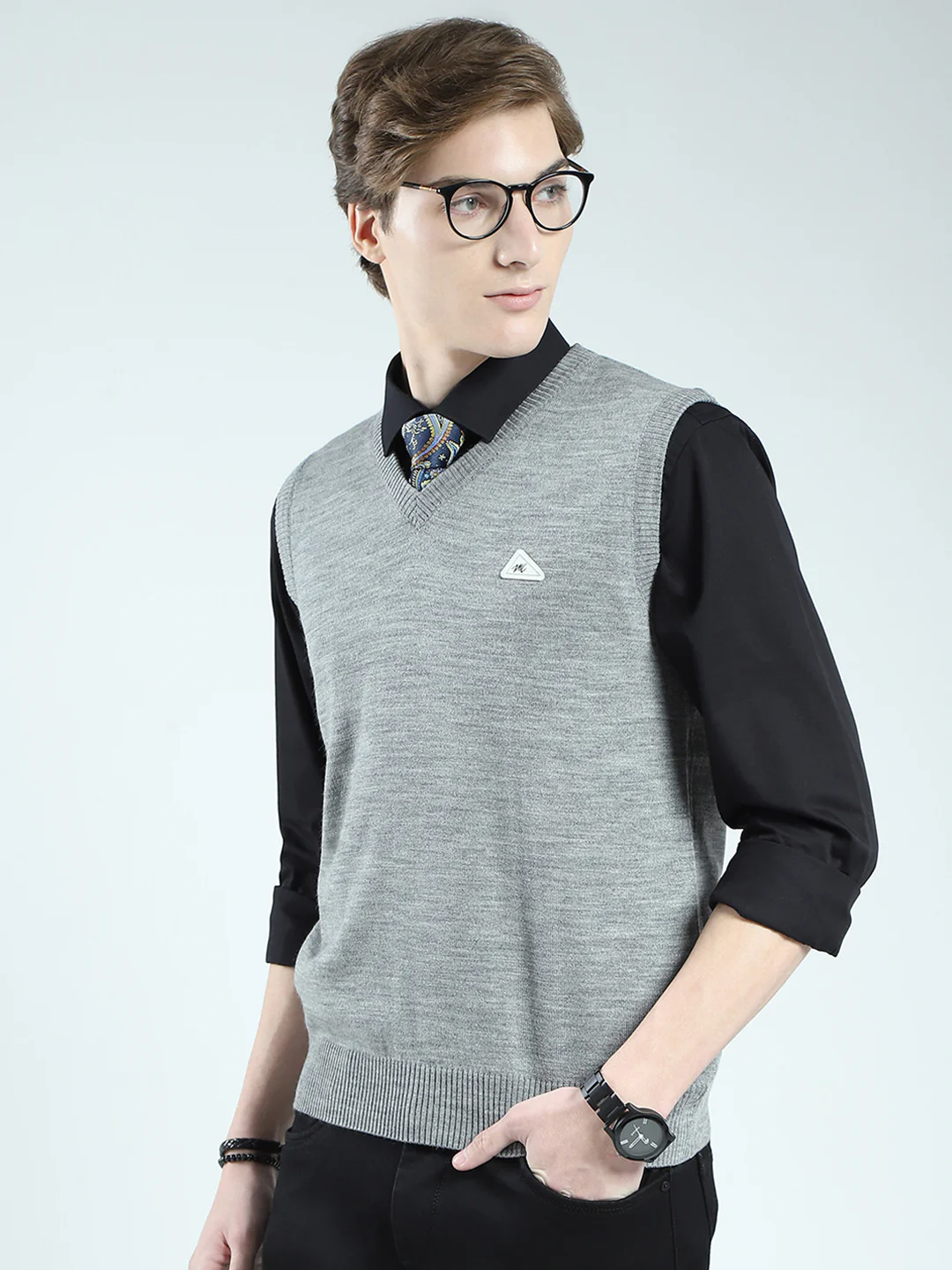 Men Grey Solid V Neck Sleeveless Sweater - Image 3