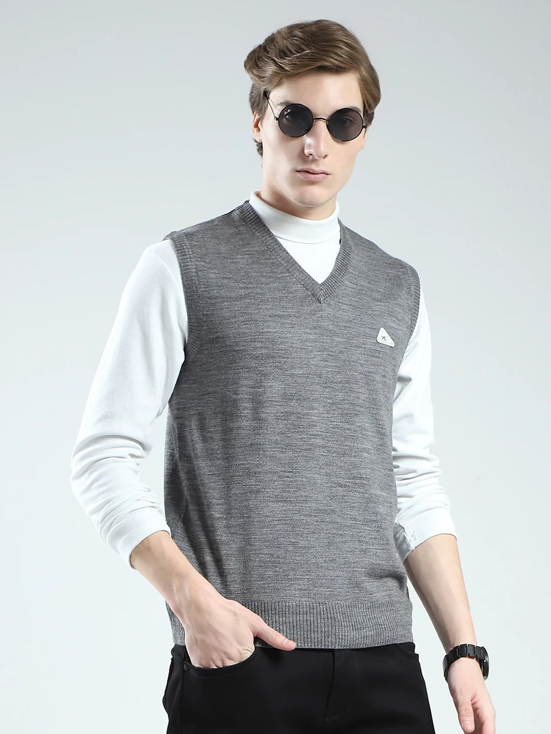 Men Grey Solid V Neck Sleeveless Sweater - Image 4