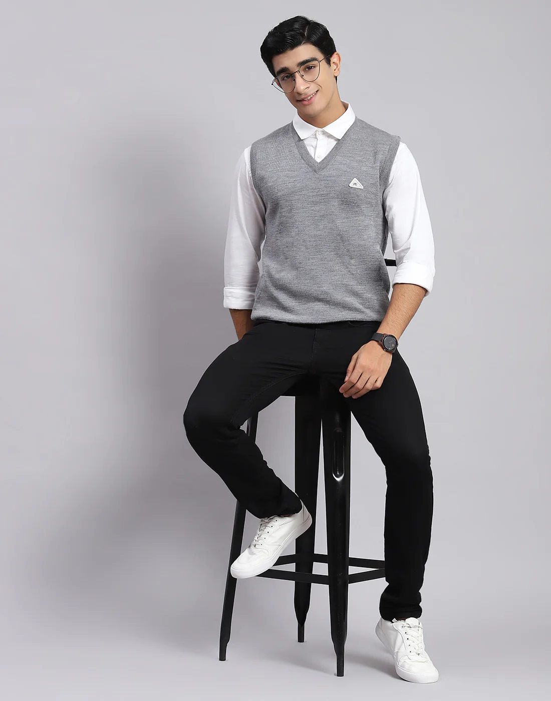 Men Grey Solid V Neck Sleeveless Sweaters/Pullovers - Image 6