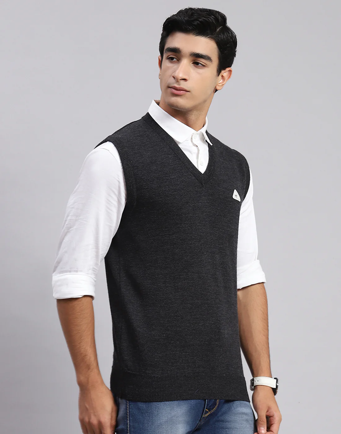 Men Grey Solid V Neck Sleeveless Sweaters/Pullovers - Image 3