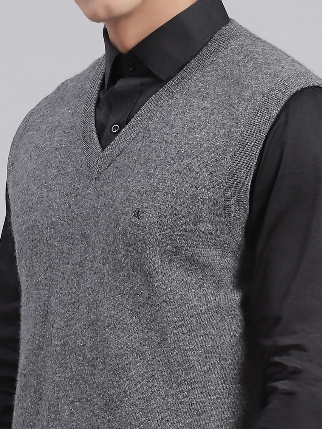 Men Grey Solid V Neck Sleeveless Sweaters/Pullovers - Image 6