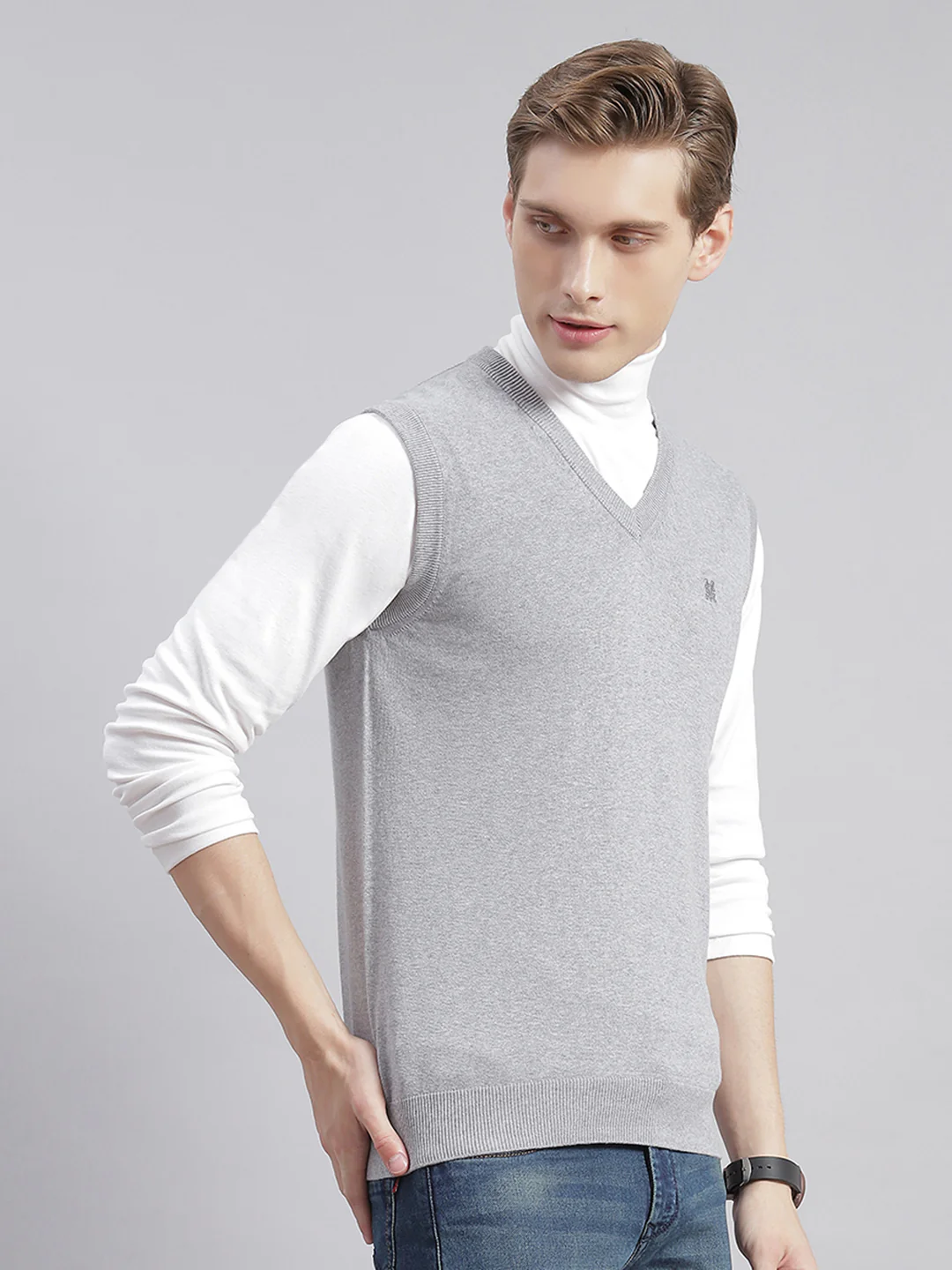 Men Grey Solid V Neck Sleeveless Sweaters/Pullovers - Image 6