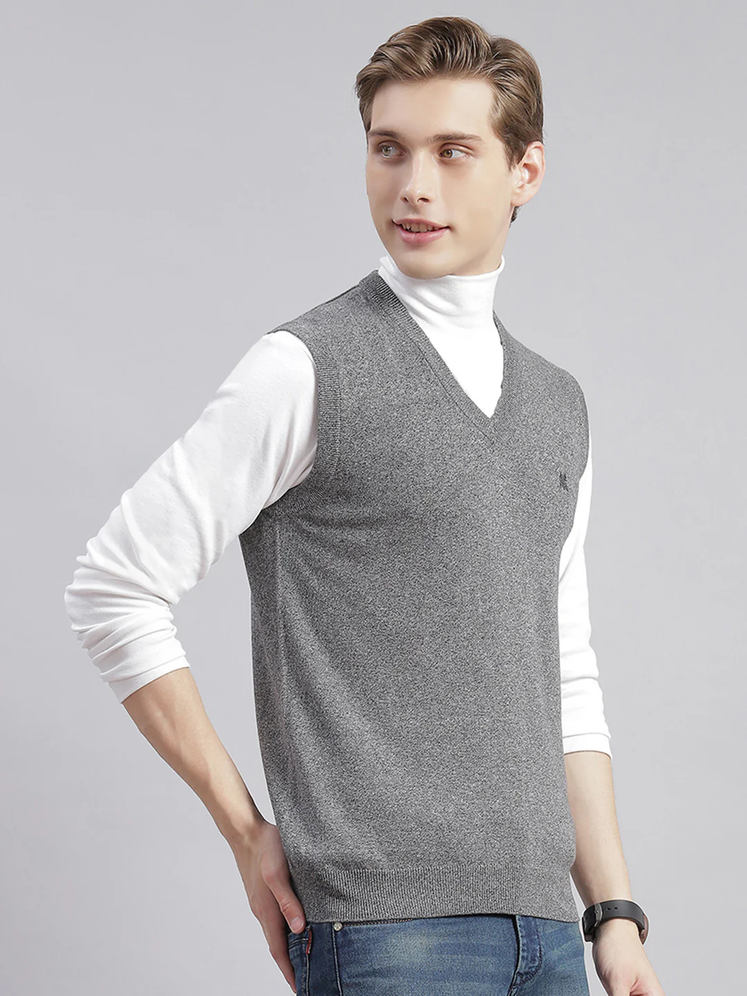 Men Grey Solid V Neck Sleeveless Sweaters/Pullovers - Image 4