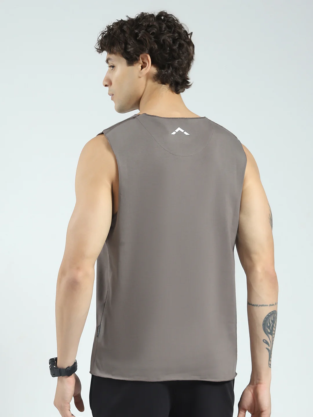 Rock.it Men Grey Solid Round Neck Sleeveless T-Shirt - Image 5