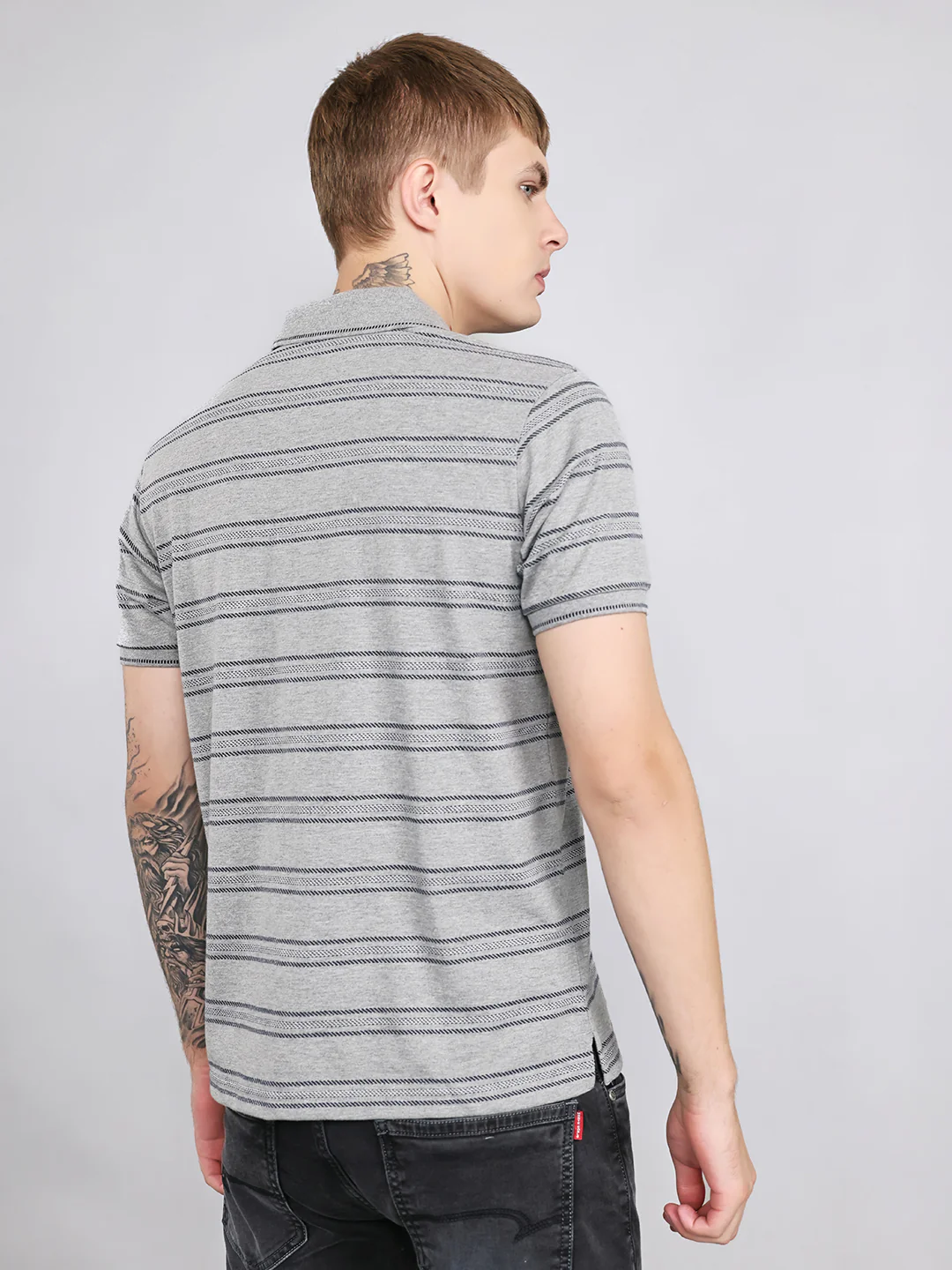 Men Grey Stripe Collar Half Sleeve T-Shirt - Image 4