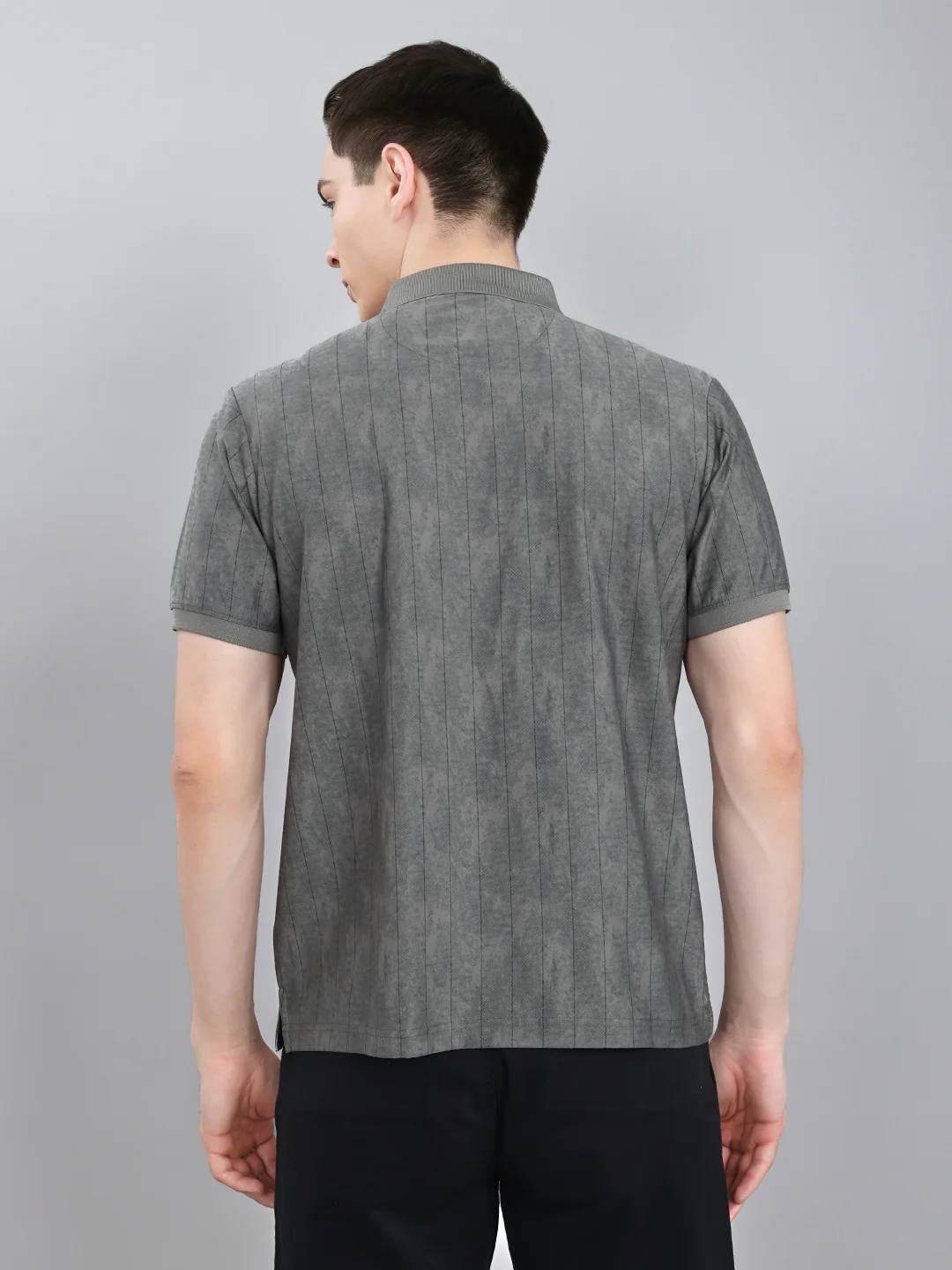 Men Grey Stripe Collar Half Sleeve T-Shirt - Image 4