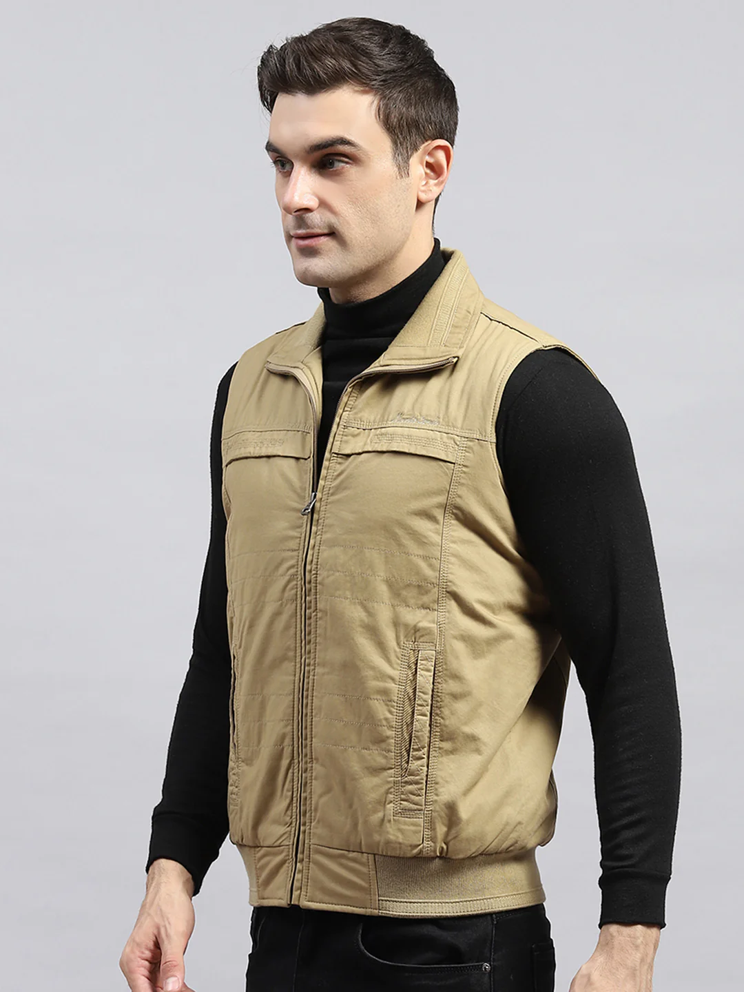 Men Khaki Solid Collar Sleeveless Jacket - Image 3