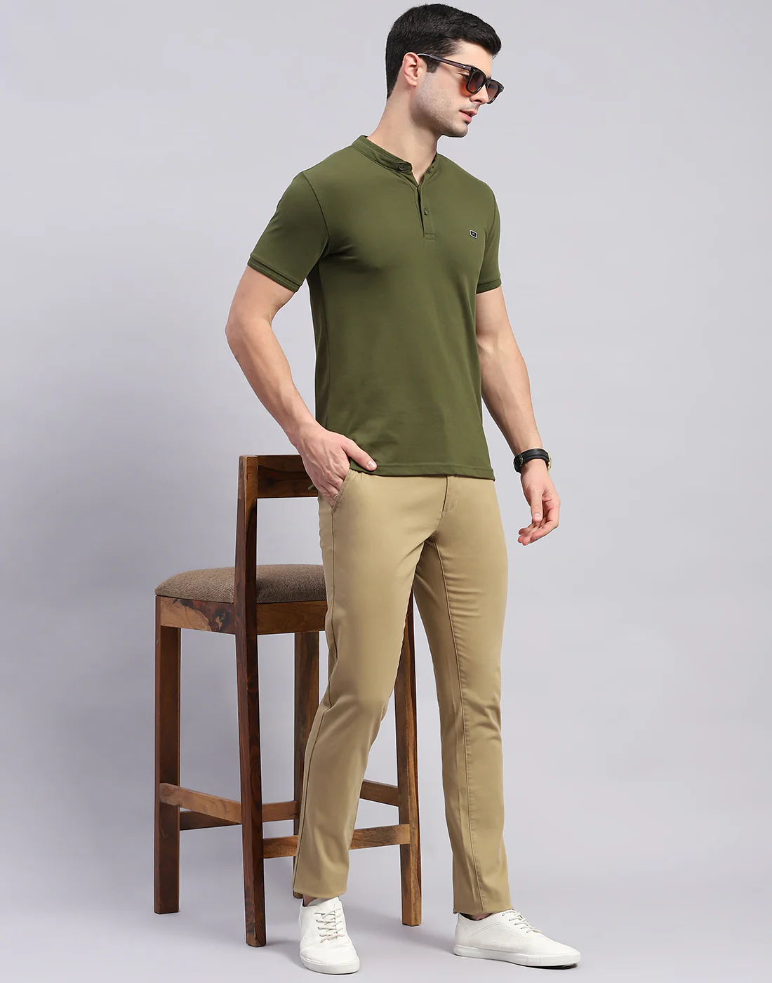 Men Khaki Solid Regular Fit Trouser - Image 2
