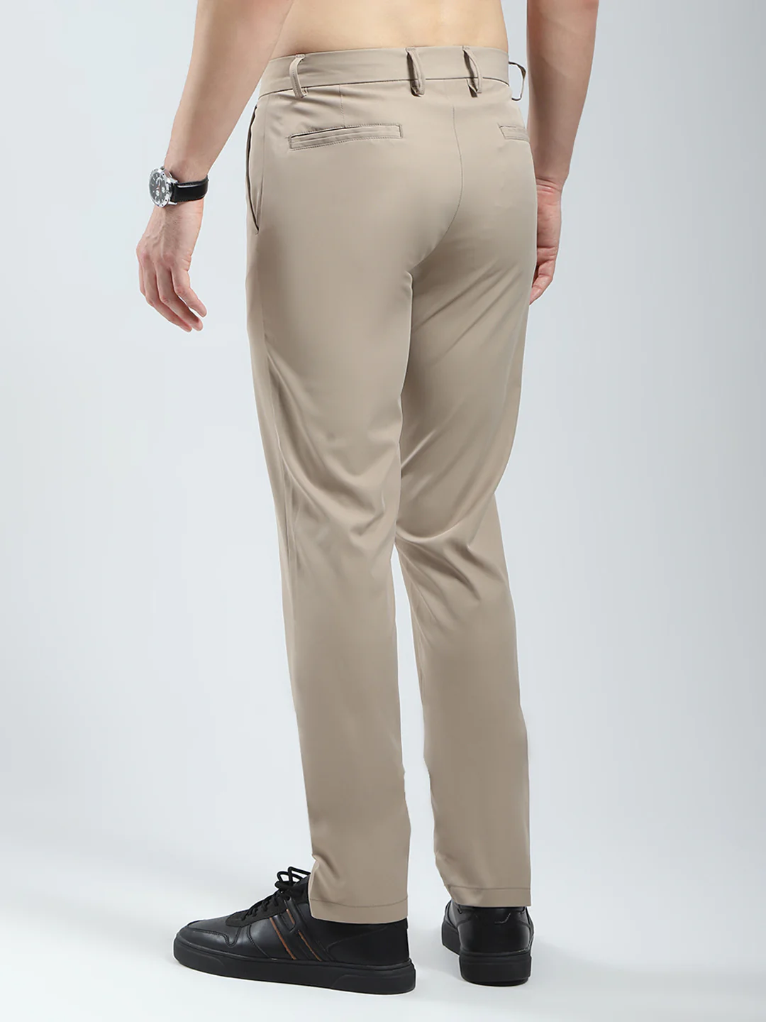 Men Khaki Solid Slim Fit Trouser - Image 5
