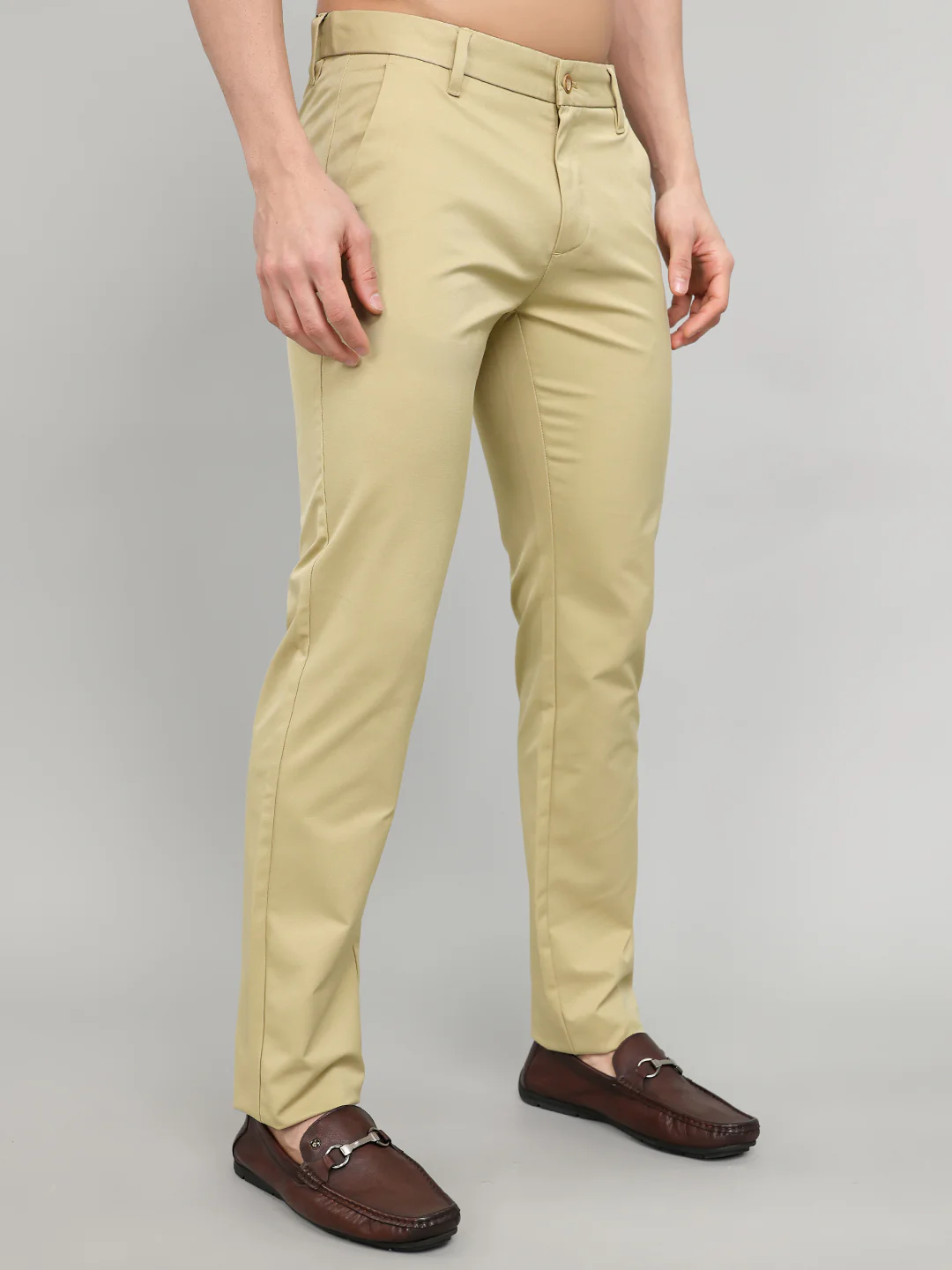 Men Khaki Solid Slim Fit Trouser - Image 3