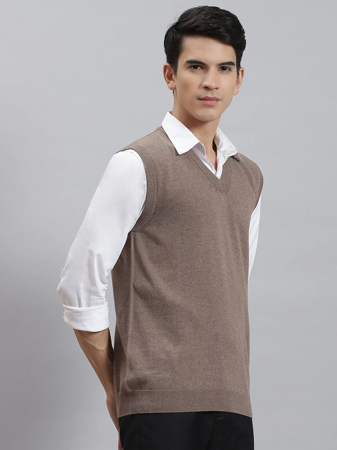 Men Khaki Solid V Neck Sleeveless Sweaters/Pullovers - Image 4