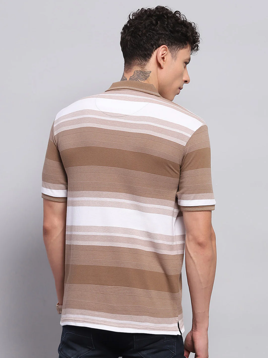 Men Khaki Stripe Collar Half Sleeve T-Shirt - Image 5