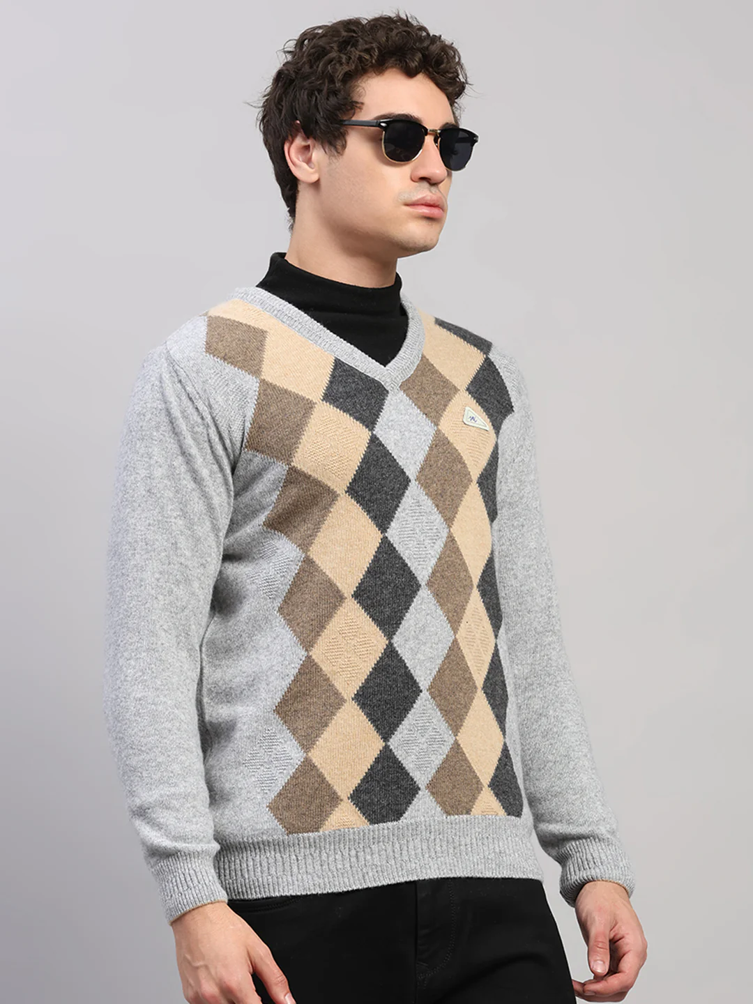 Men Light Grey Printed V Neck Full Sleeve Pullover - Image 4
