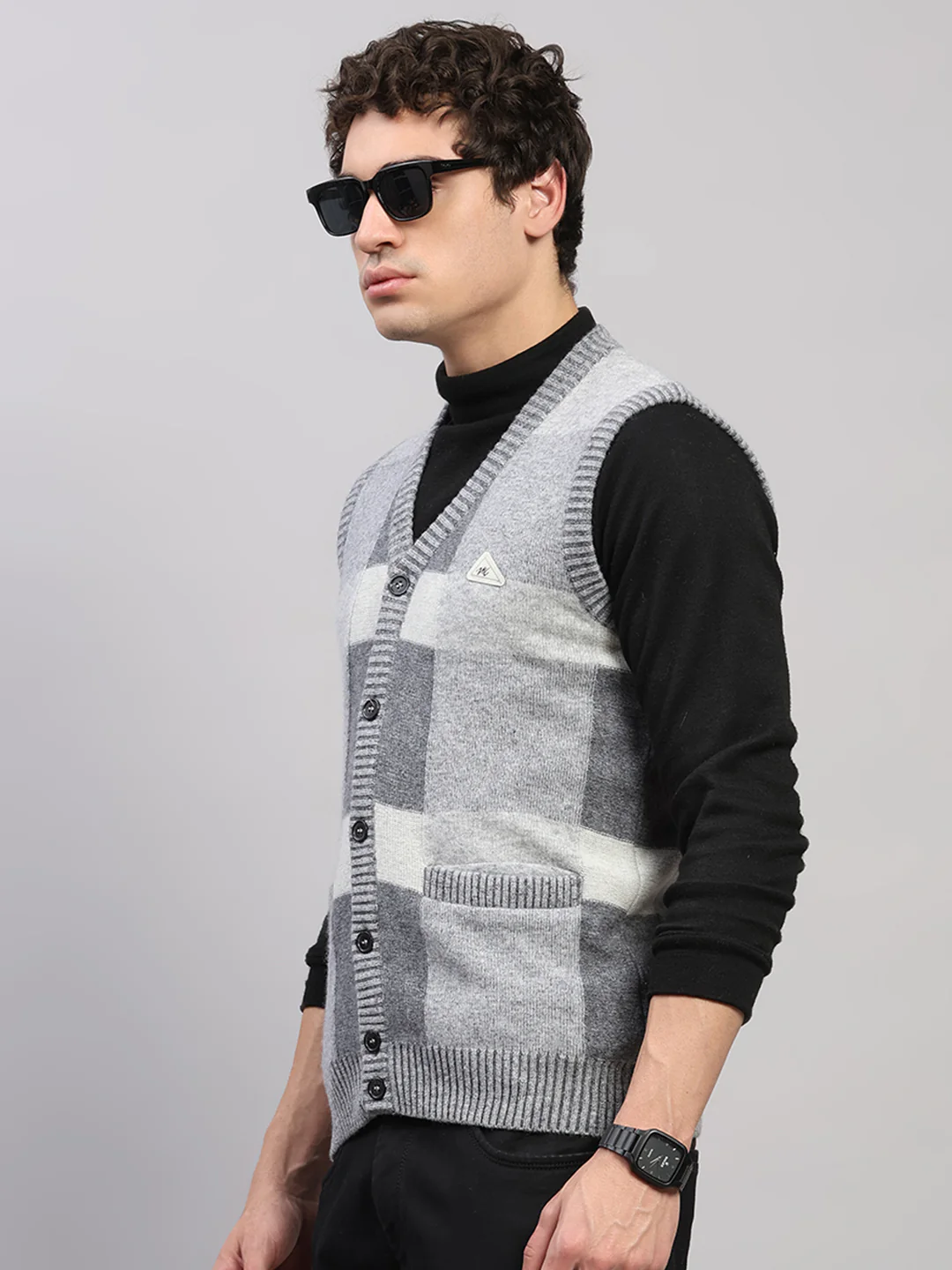 Men Light Grey Printed V Neck Sleeveless Cardigan - Image 3