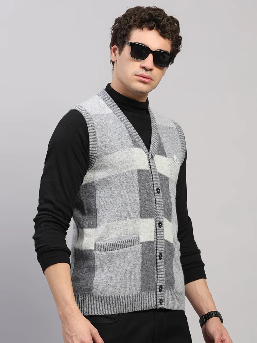 Men Light Grey Printed V Neck Sleeveless Cardigan - Image 4