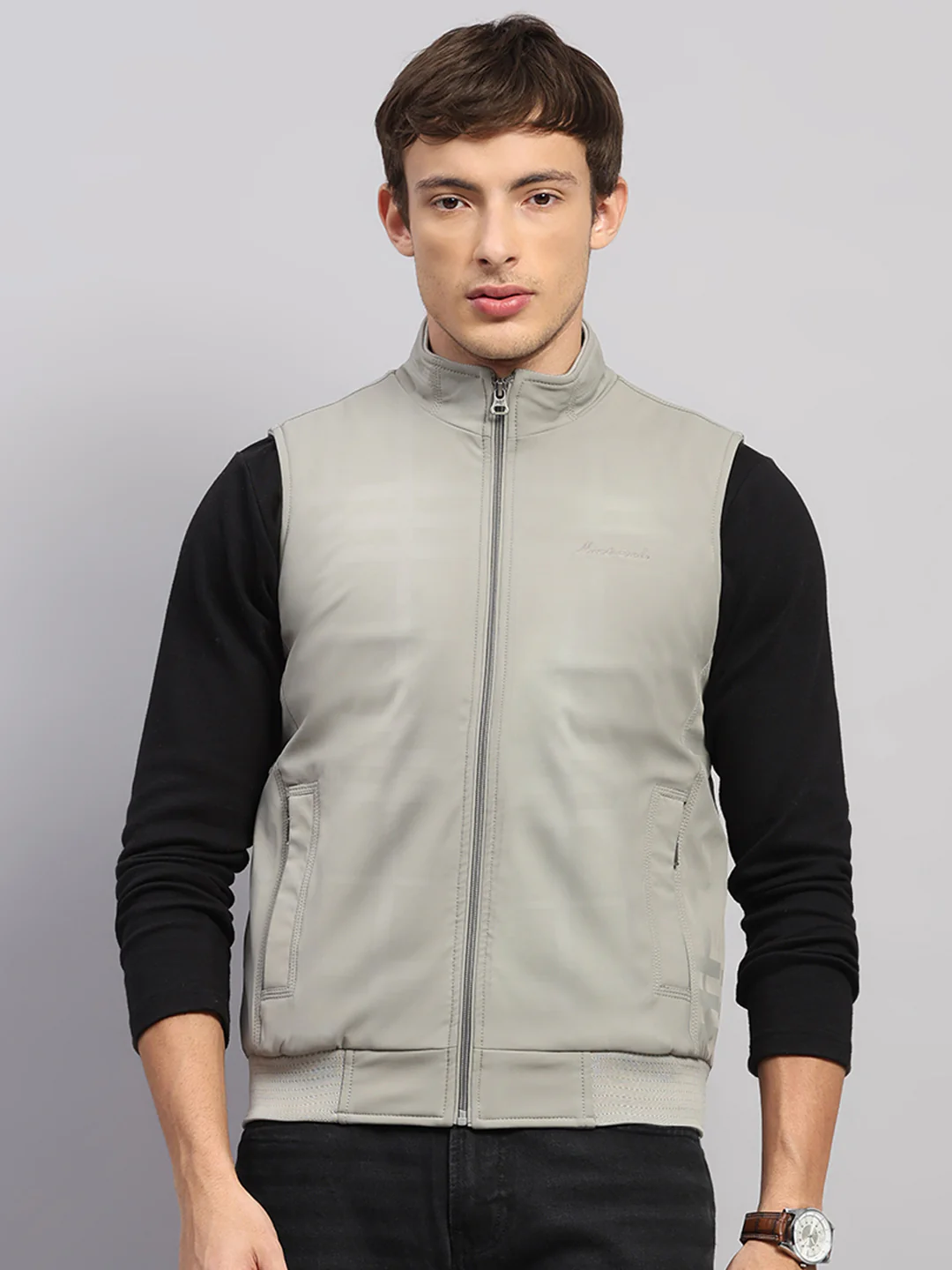 Men Light Grey Solid Collar Sleeveless Jacket