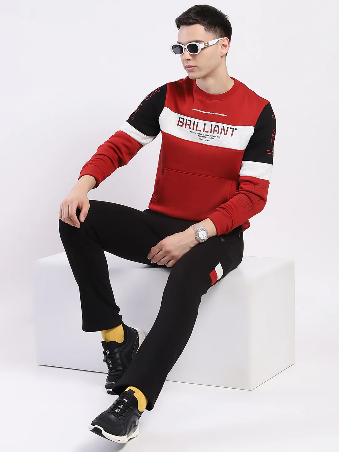 Men Maroon & Black Solid Round Neck Full Sleeve Winter Tracksuit - Image 2