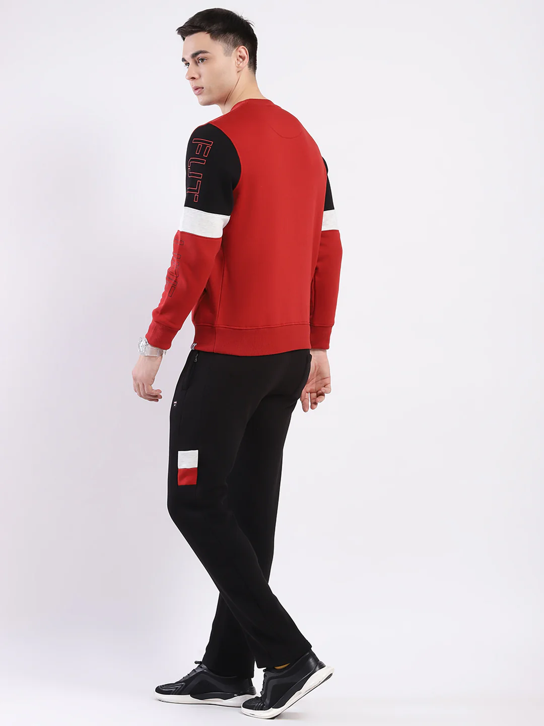 Men Maroon & Black Solid Round Neck Full Sleeve Winter Tracksuit - Image 5