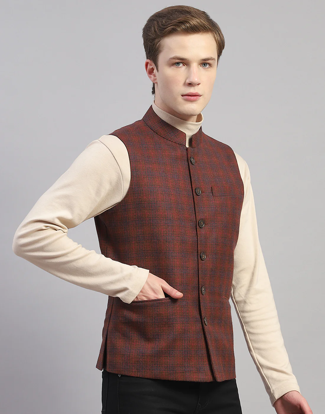 Men Maroon Check Mandarin Collar Sleeveless Nehru Jacket - Image 4