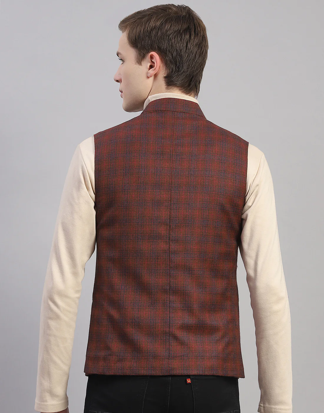 Men Maroon Check Mandarin Collar Sleeveless Nehru Jacket - Image 5