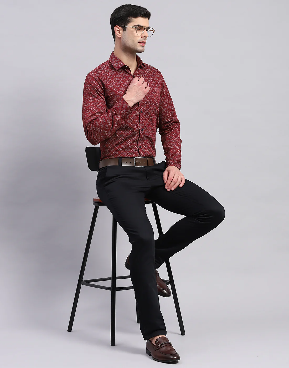 Men Maroon Printed Collar Full Sleeve Shirt - Image 2
