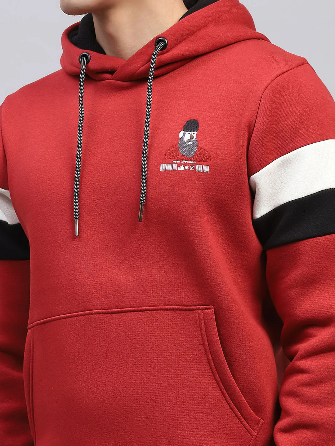 Men Maroon Printed Hooded Full Sleeve Sweatshirt - Image 6