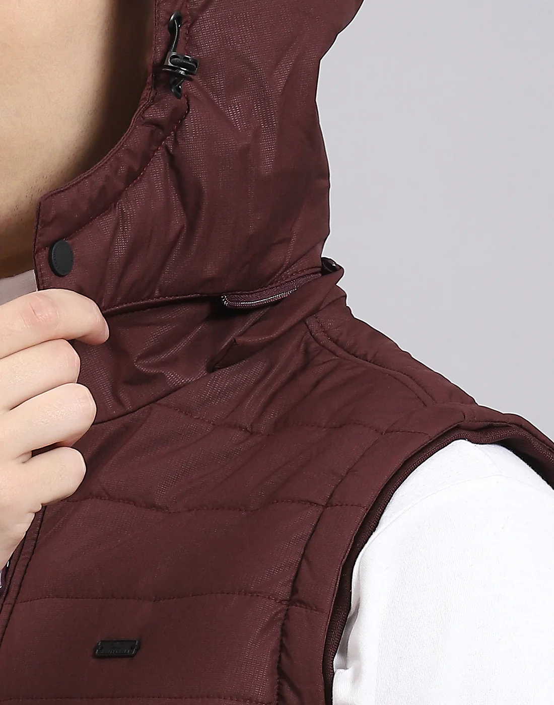 Men Maroon Printed Hooded Sleeveless Jacket - Image 8