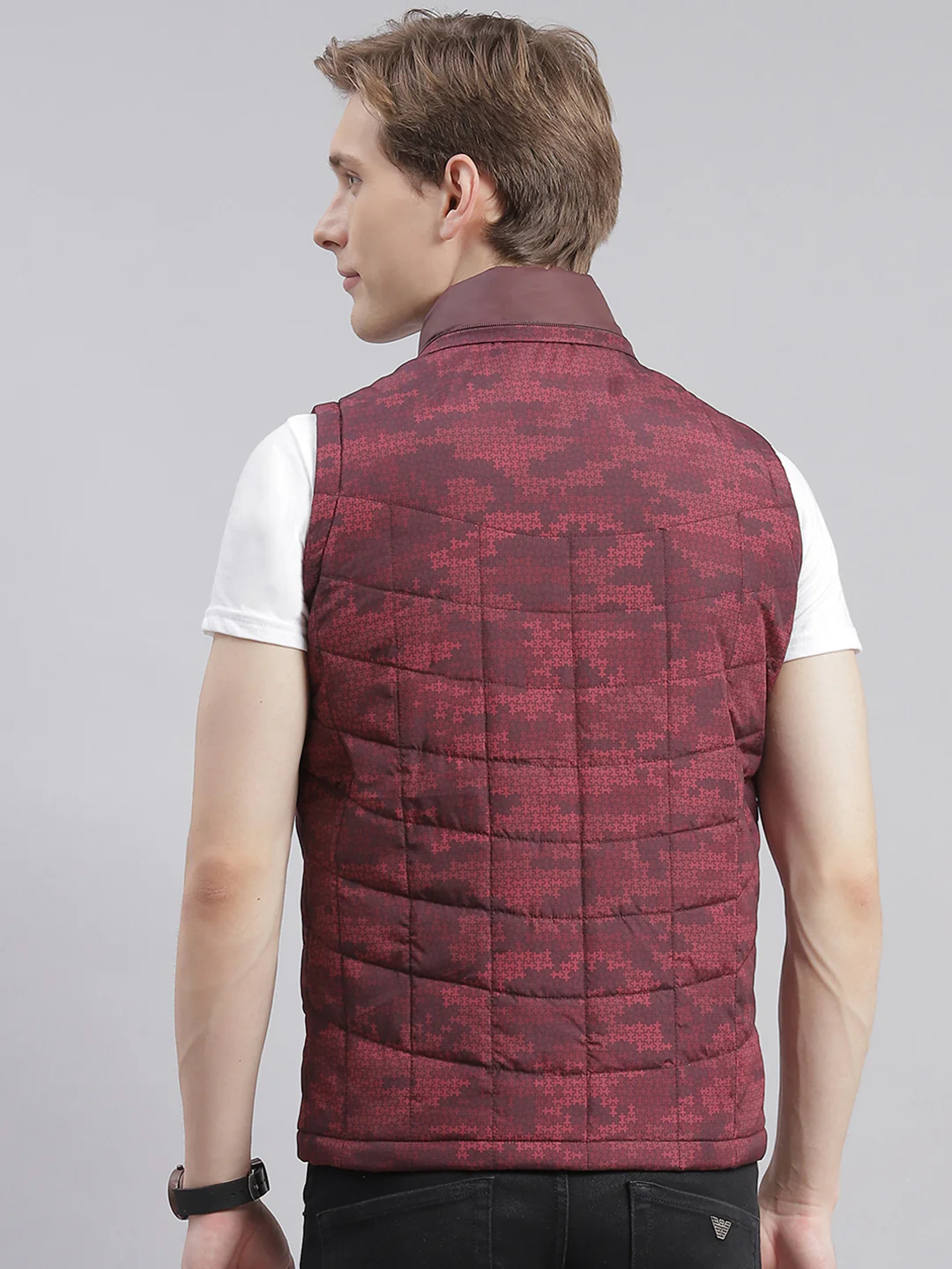 Men Maroon Printed Hooded Sleeveless Jackets - Image 6