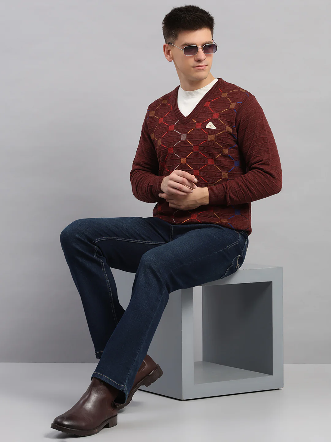 Men Maroon Printed V Neck Full Sleeve Pullover - Image 2