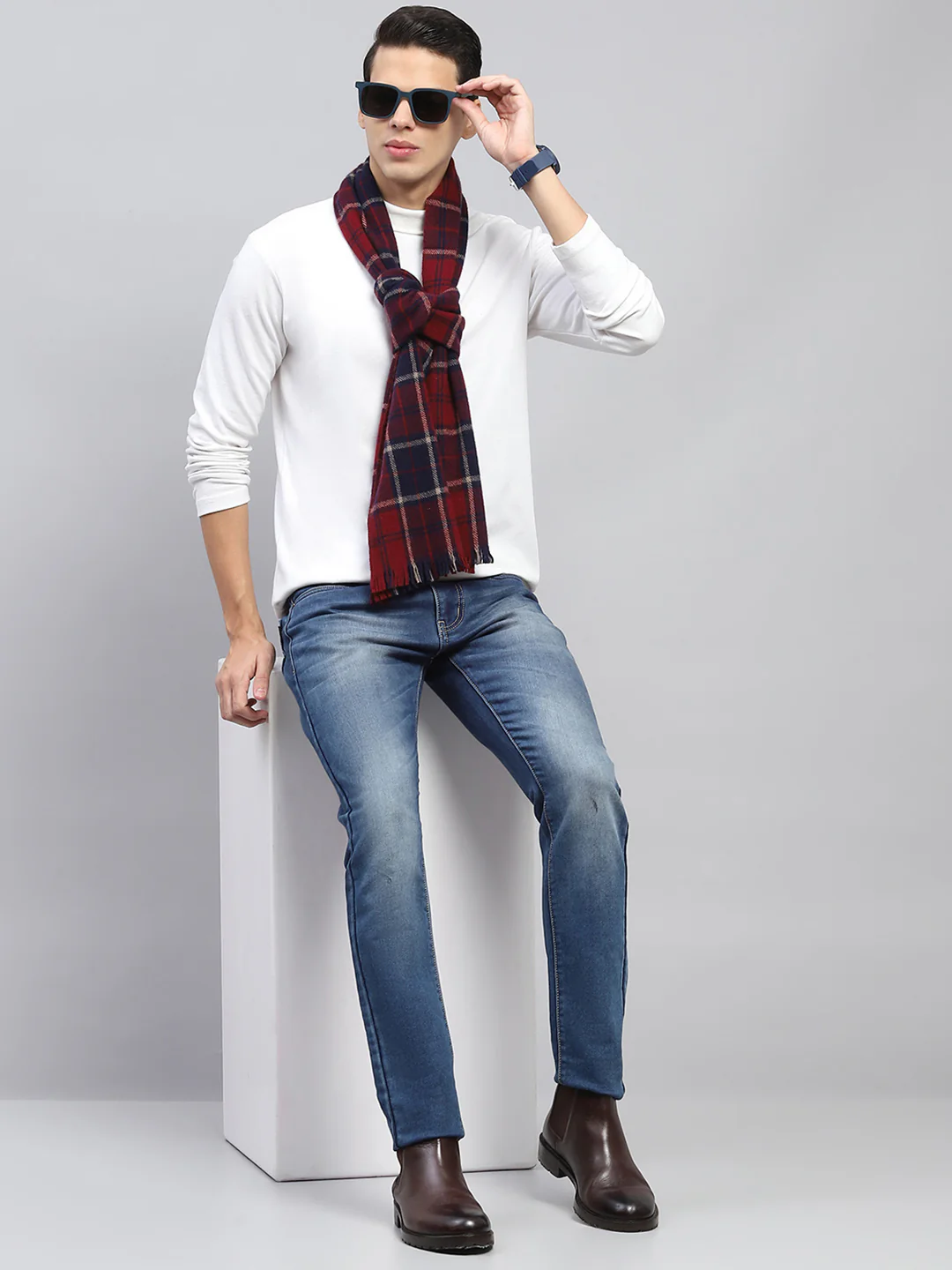 Men Maroon Self Design Muffler - Image 2