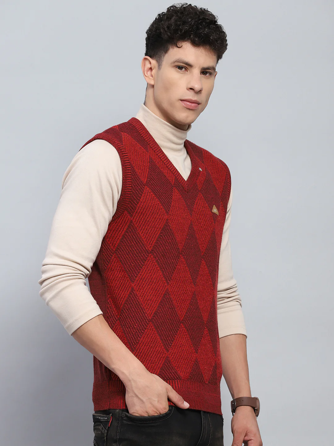 Men Maroon Self Design V Neck Sleeveless Sweater - Image 4