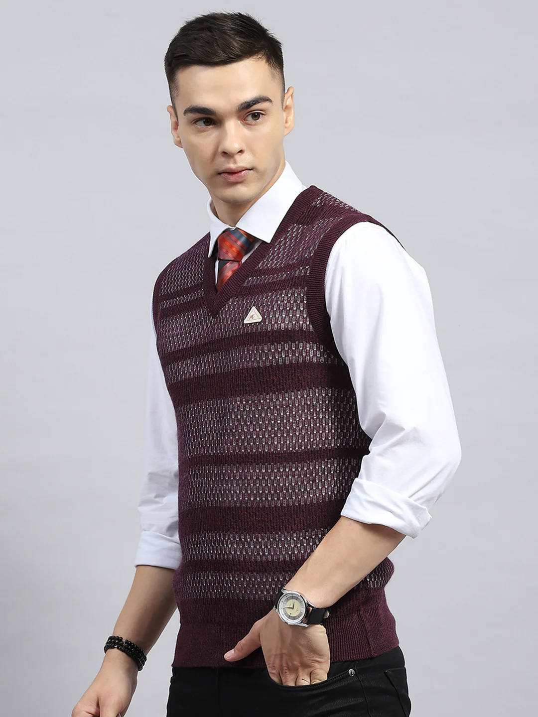 Men Maroon Self Design V Neck Sleeveless Sweater - Image 3