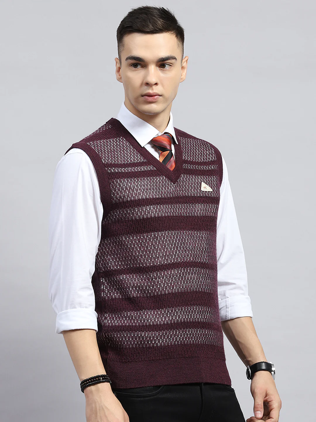 Men Maroon Self Design V Neck Sleeveless Sweater - Image 4