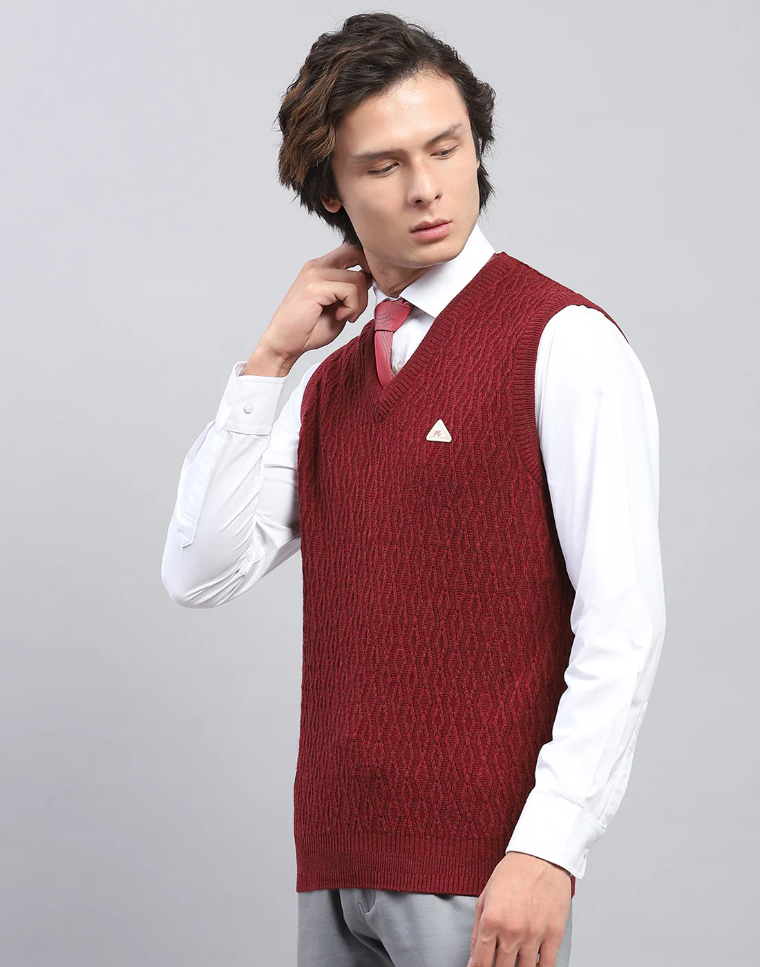 Men Maroon Self Design V Neck Sleeveless Sweater - Image 3