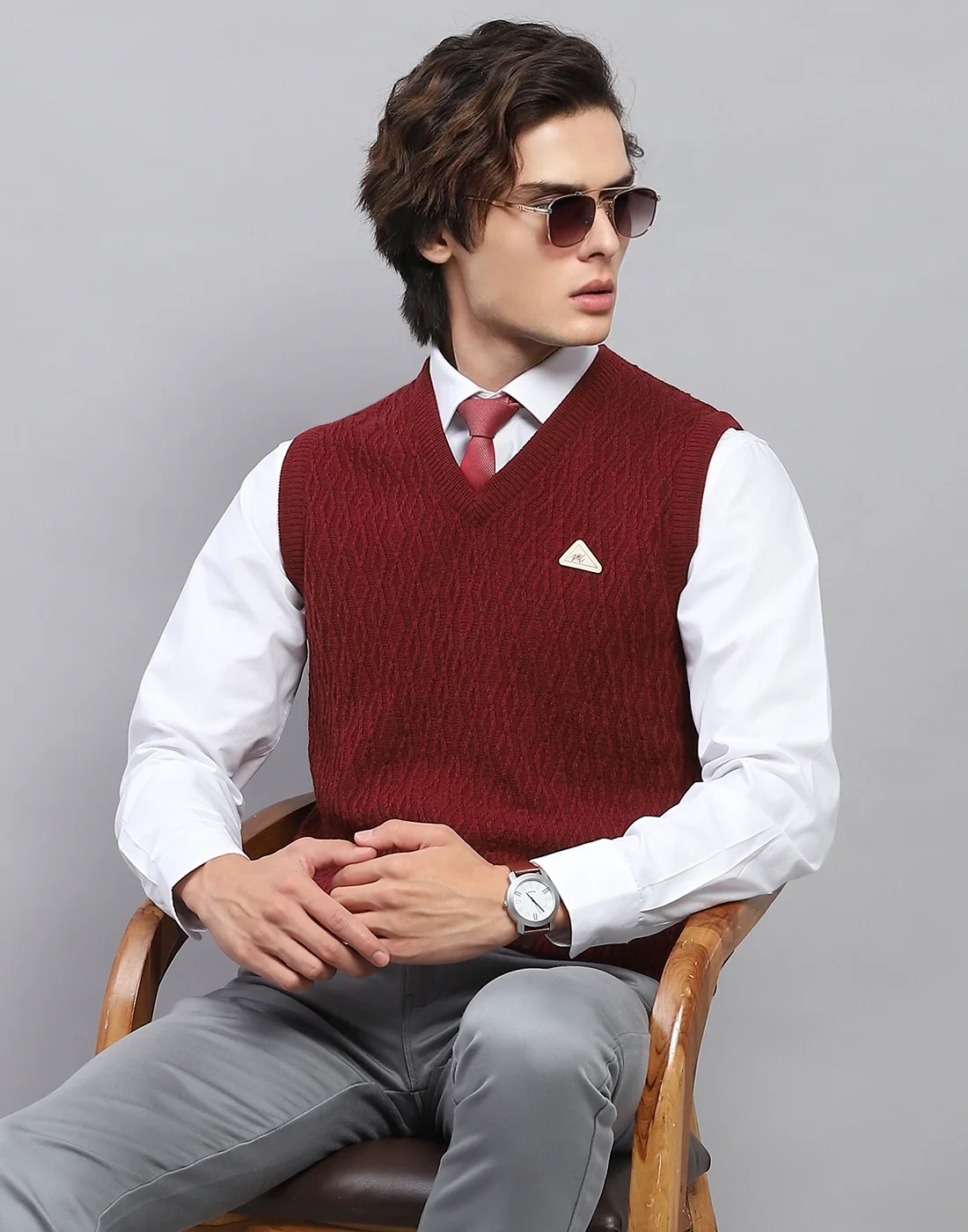Men Maroon Self Design V Neck Sleeveless Sweater - Image 6