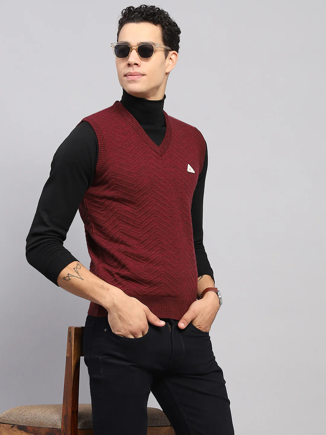 Men Maroon Self Design V Neck Sleeveless Sweater - Image 6