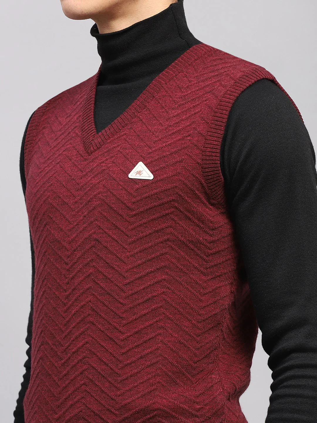 Men Maroon Self Design V Neck Sleeveless Sweater - Image 7