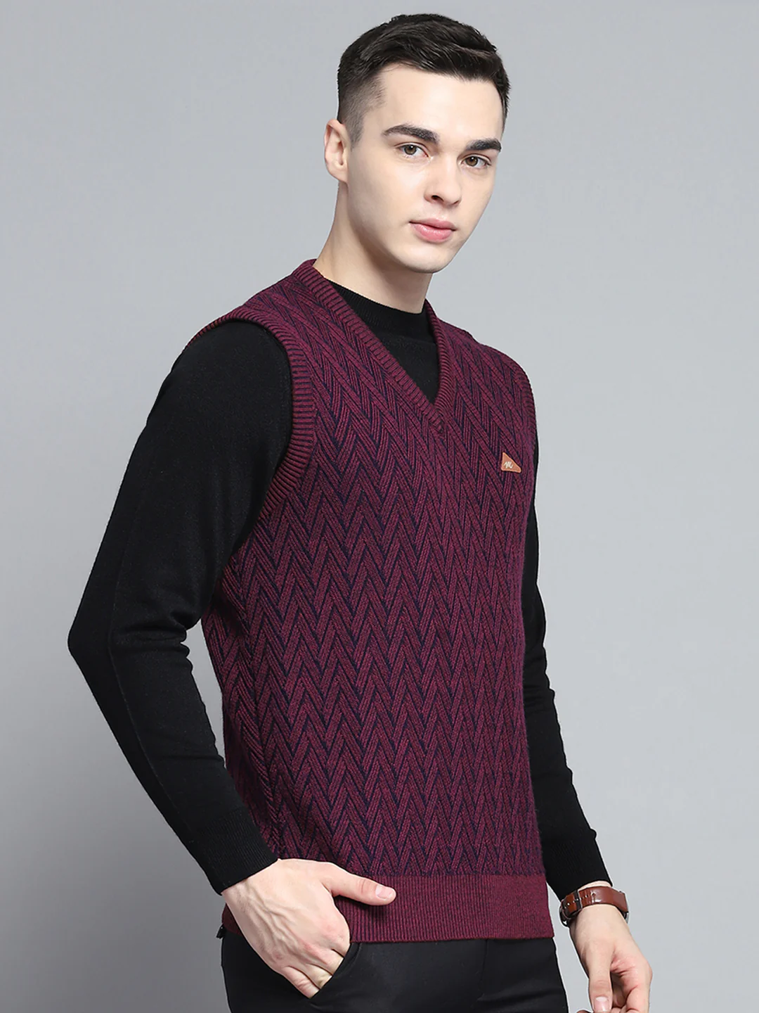 Men Maroon Self Design V Neck Sleeveless Sweater - Image 4