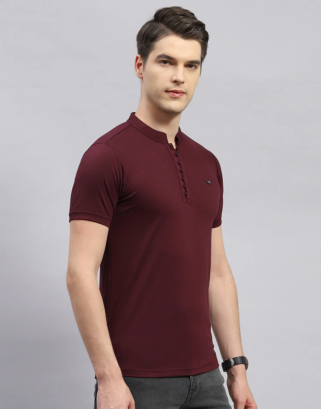 Men Maroon Solid Band Collar Half Sleeve T-Shirt - Image 4