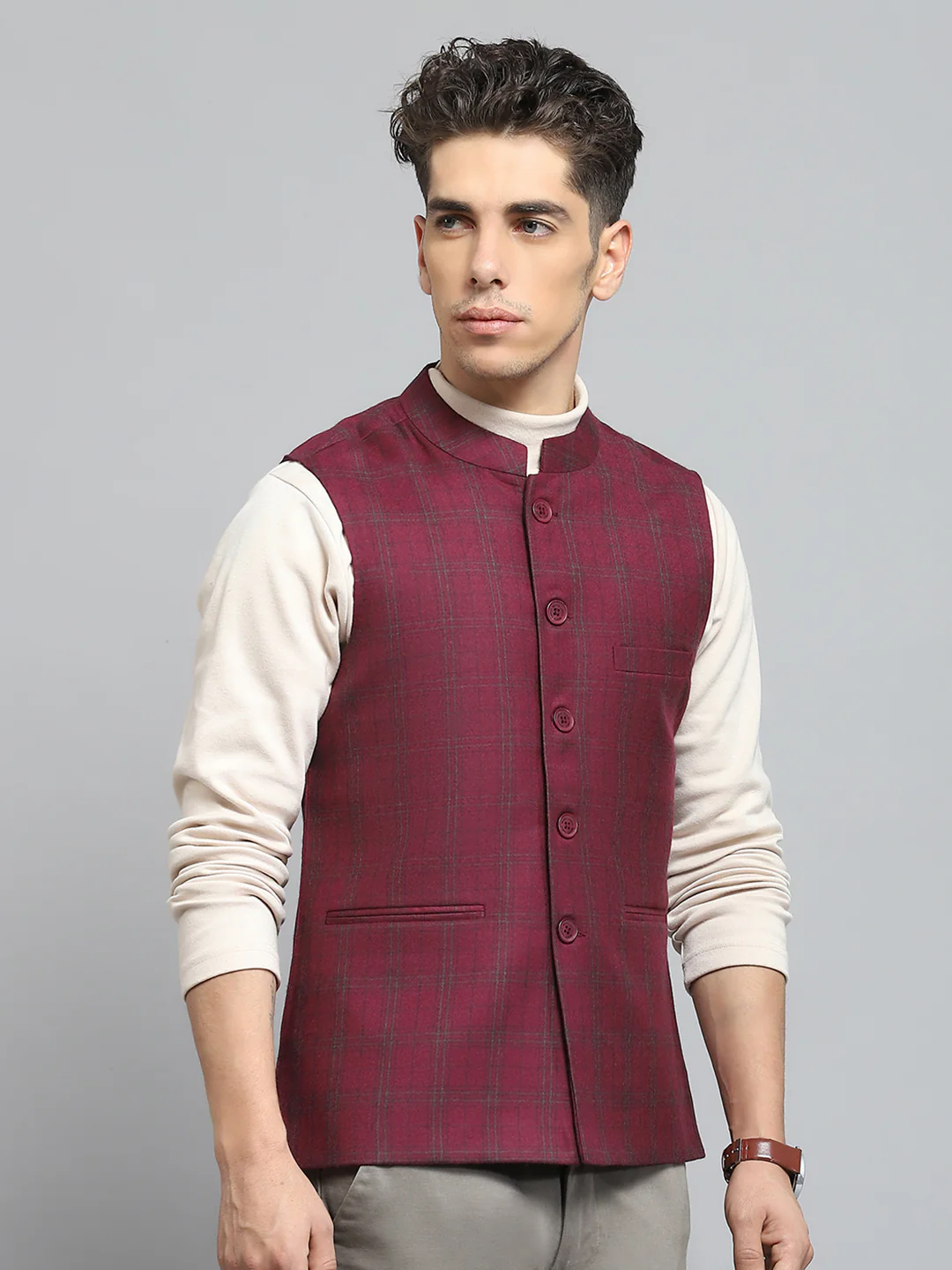 Men Maroon Solid Band Collar Sleeveless Jacket - Image 4