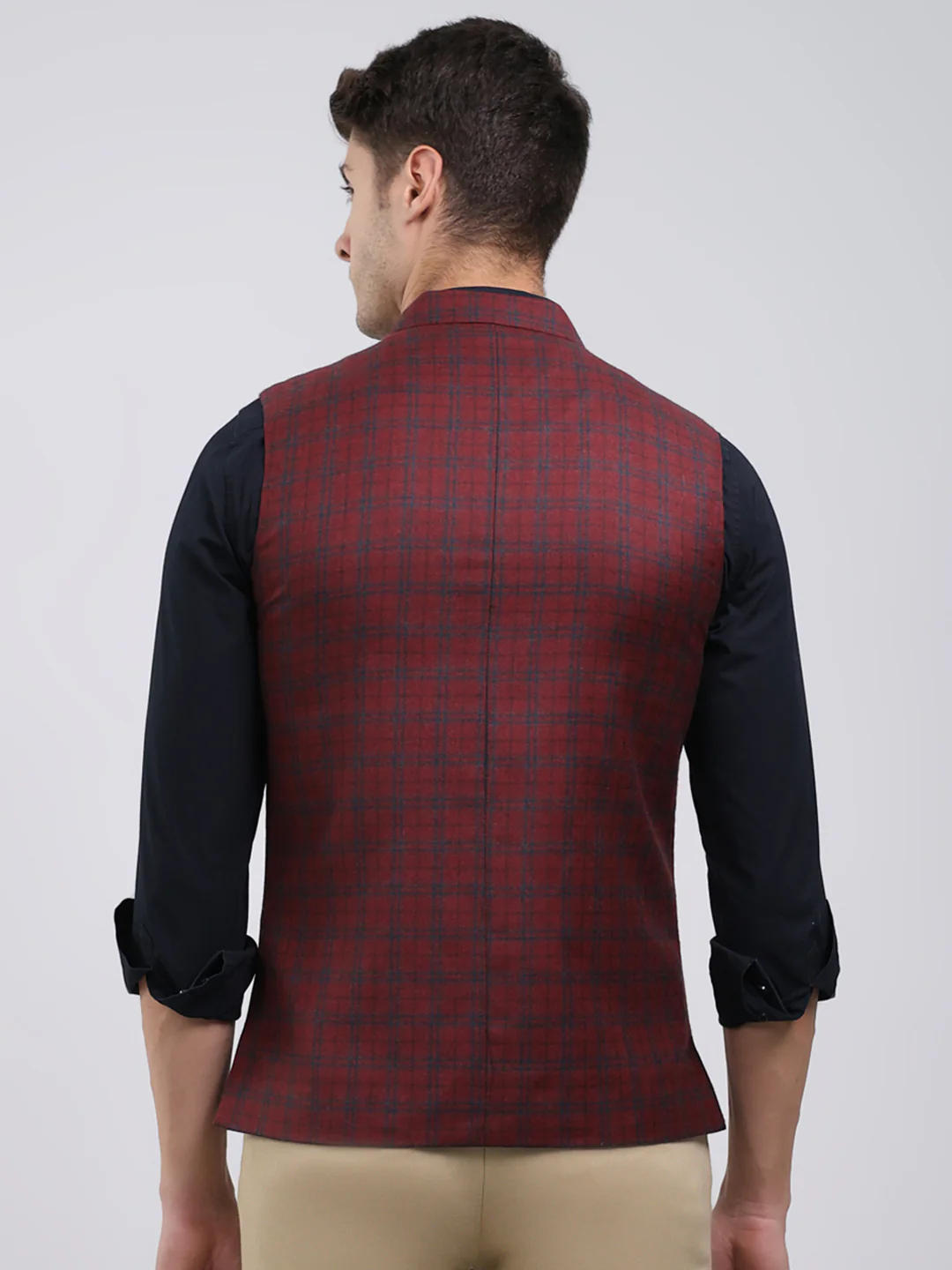 Men Maroon Solid Band Neck Sleeveless Jacket - Image 5