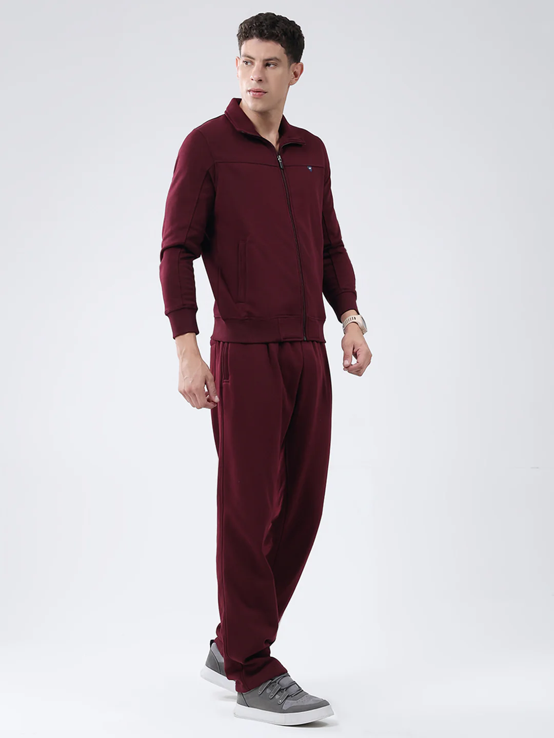 Men Maroon Solid Collar Full Sleeve Winter Tracksuit - Image 4