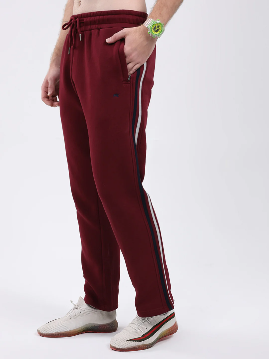 Men Maroon Solid Collar Full Sleeve Winter Tracksuit - Image 7
