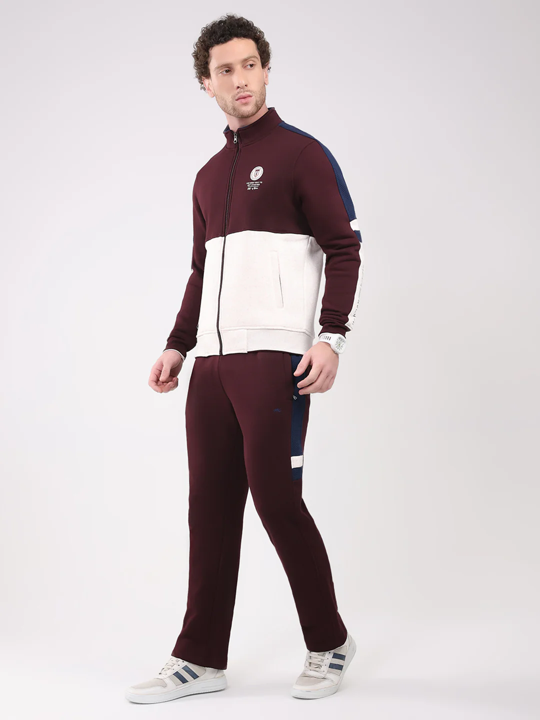 Men Maroon Solid Collar Full Sleeve Winter Tracksuit - Image 3