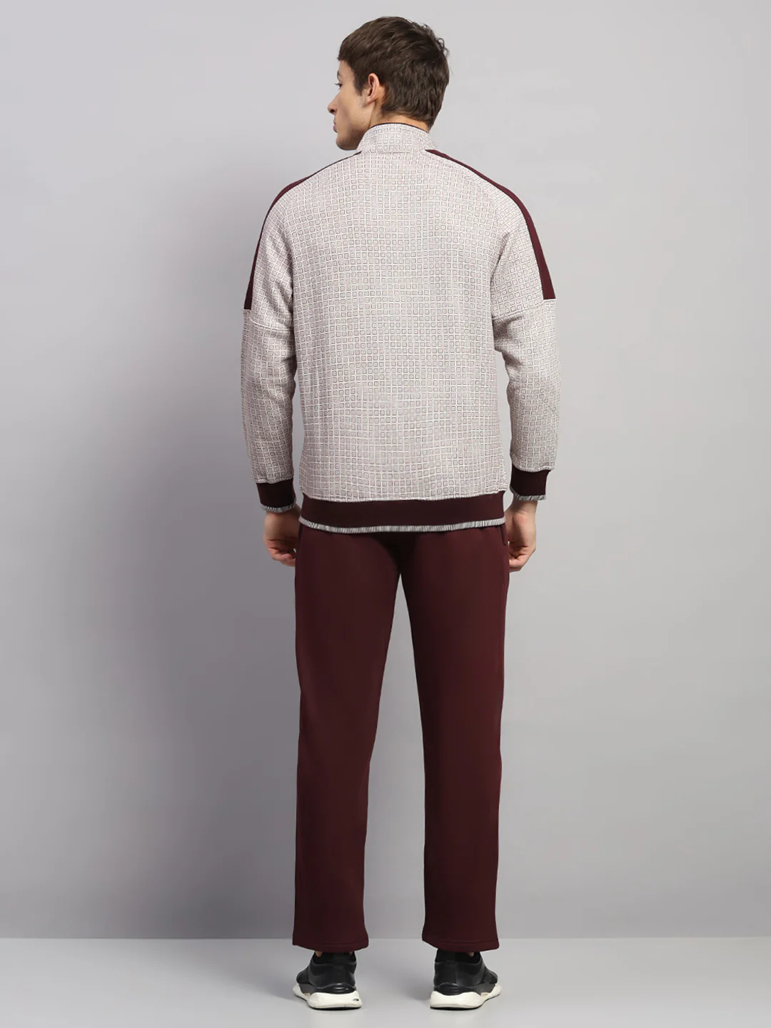 Men Maroon Solid Collar Full Sleeve Winter Tracksuit - Image 5