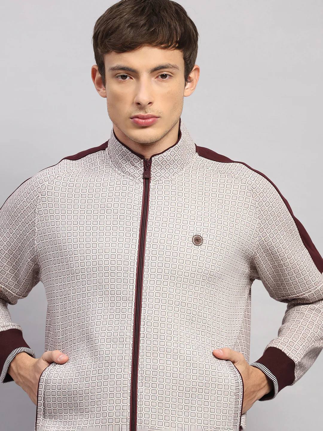 Men Maroon Solid Collar Full Sleeve Winter Tracksuit - Image 6