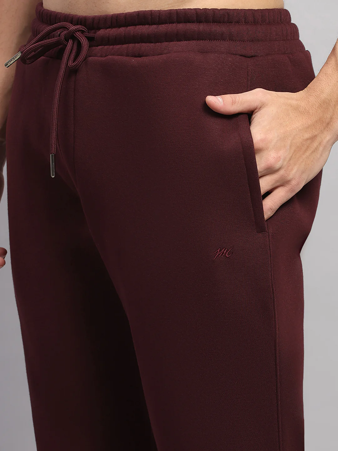 Men Maroon Solid Collar Full Sleeve Winter Tracksuit - Image 8